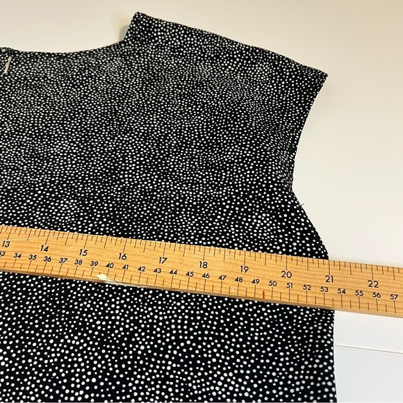 Elegant Black and White Speckled Blouse - Picture 4 of 4